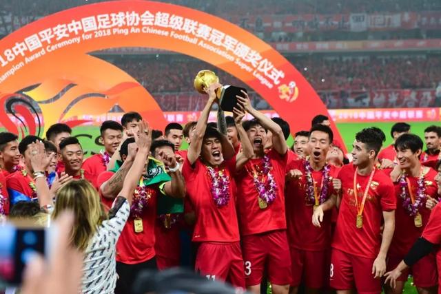 加比亚面临康复选择，手术与保守治疗两种方案待定